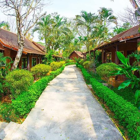 Golden Pine Resort And Spa Chiang Rai Extérieur photo