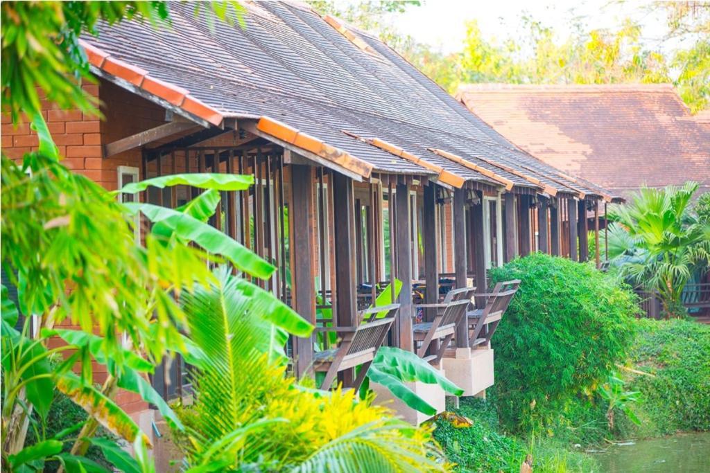 Golden Pine Resort And Spa Chiang Rai Extérieur photo