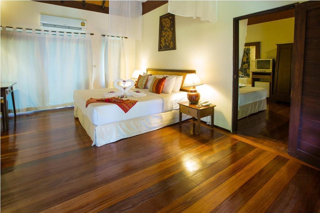 Golden Pine Resort And Spa Chiang Rai Extérieur photo